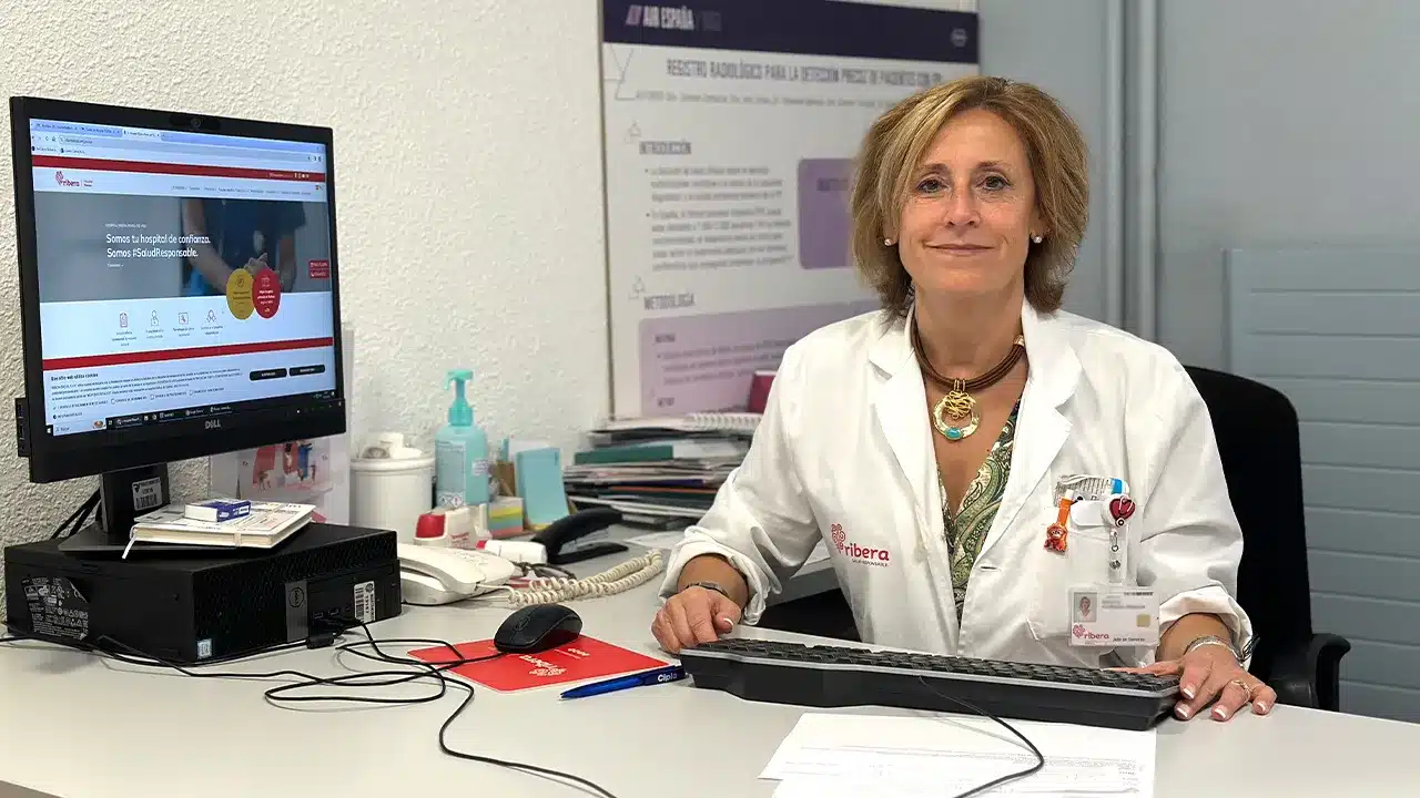 Dolores Corbacho, jefa del servicio de neumología del hospital Ribera Povisa